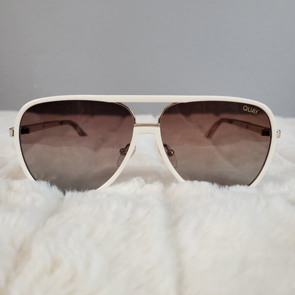 QUAY // ltd ed luxe combination white/gold frames brown polarized lens aviators - Picture 6 of 16